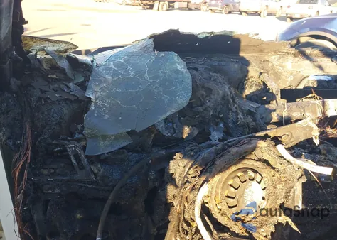 2014 Mercedes-Benz E 350 4Matic из США, поврежденный, VIN WDDKJ8JBXEF243135